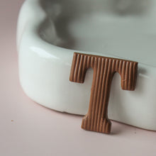 Afbeelding in Gallery-weergave laden, Chocoladeletter large (hele alfabet)