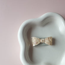 Afbeelding in Gallery-weergave laden, Cato losse strikjes Klaar voor Kerst (medium voor dun haar)