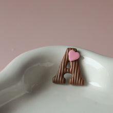 Afbeelding in Gallery-weergave laden, Chocoladeletter small (hele alfabet)