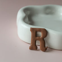 Afbeelding in Gallery-weergave laden, Chocoladeletter large (hele alfabet)