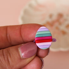 Afbeelding in Gallery-weergave laden, Haarelastiekje paasei regenboog blauw paars
