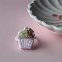 Afbeelding in Gallery-weergave laden, Haarelastiekje cupcake met bloem