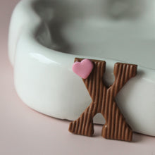 Afbeelding in Gallery-weergave laden, Chocoladeletter large (hele alfabet)