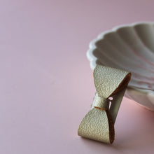 Afbeelding in Gallery-weergave laden, Cato (losse strikjes medium voor dun haar)