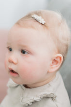 Afbeelding in Gallery-weergave laden, Fleur lichtbruin met gouddraad