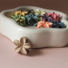 Afbeelding in Gallery-weergave laden, Haarklemmetjes bloem 2,5 cm