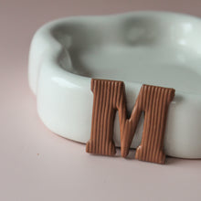 Afbeelding in Gallery-weergave laden, Chocoladeletter large (hele alfabet)