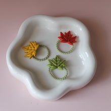 Afbeelding in Gallery-weergave laden, Haarelastiekje herfstblad donker oranje small