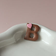 Afbeelding in Gallery-weergave laden, Chocoladeletter small (hele alfabet)