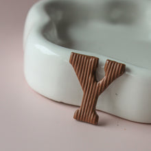 Afbeelding in Gallery-weergave laden, Chocoladeletter large (hele alfabet)