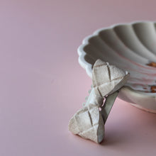 Afbeelding in Gallery-weergave laden, Cato (losse strikjes medium voor dun haar)