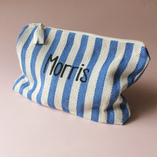 Afbeelding in Gallery-weergave laden, Toilettas blauw met strepen - met naam