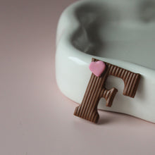Afbeelding in Gallery-weergave laden, Chocoladeletter large (hele alfabet)