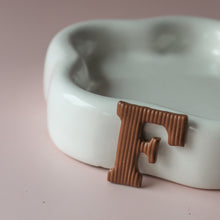 Afbeelding in Gallery-weergave laden, Chocoladeletter large (hele alfabet)