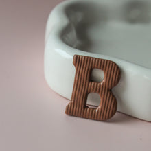 Afbeelding in Gallery-weergave laden, Chocoladeletter large (hele alfabet)