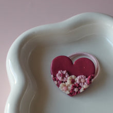 Afbeelding in Gallery-weergave laden, Haarelastiekje hartje met bloemen medium