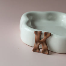 Afbeelding in Gallery-weergave laden, Chocoladeletter large (hele alfabet)