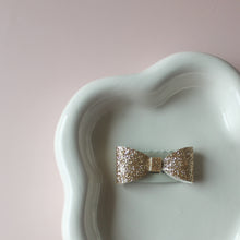 Afbeelding in Gallery-weergave laden, Cato losse strikjes Klaar voor Kerst (medium voor dun haar)
