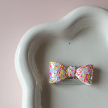 Afbeelding in Gallery-weergave laden, Cato losse strikjes Klaar voor Kerst (medium voor dun haar)
