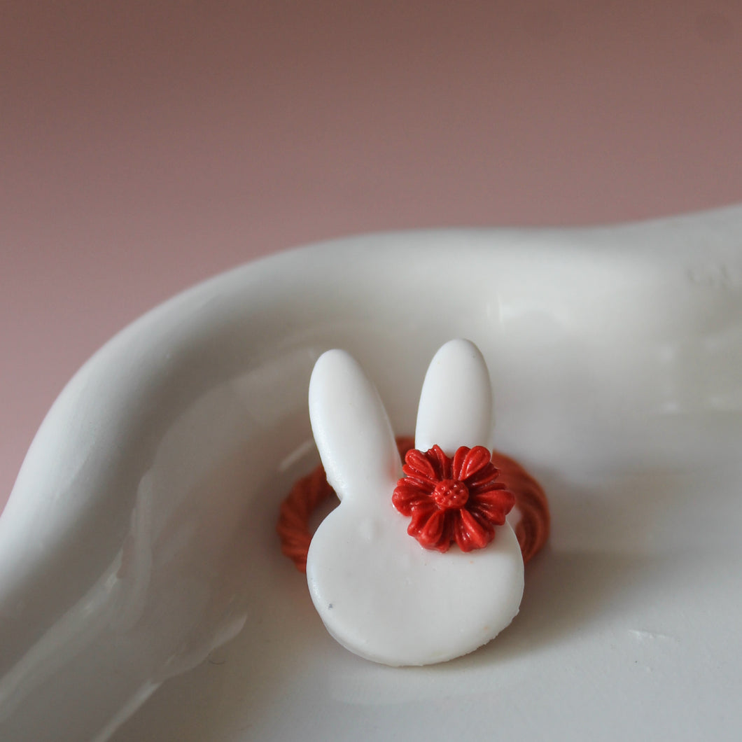 Haarelastiekje konijn met bloem donkerrood