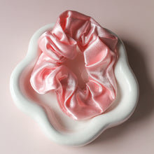 Afbeelding in Gallery-weergave laden, scrunchie satijn roze

