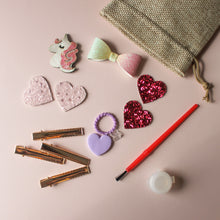 Afbeelding in Gallery-weergave laden, DIY haarspeldjes knutselpakket - eenhoorns en regenbogen
