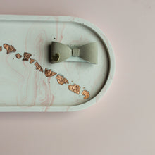 Afbeelding in Gallery-weergave laden, Haarstrikje Cato Valentijn beige
