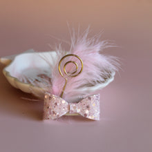 Afbeelding in Gallery-weergave laden, Sint Haarstrikje roze glitter (voor dun haar)
