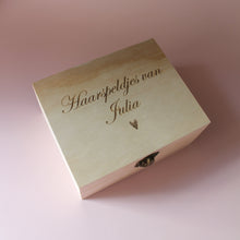Afbeelding in Gallery-weergave laden, Kleine luxe bewaarkist haaraccessoires met naam

