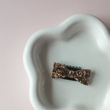 Afbeelding in Gallery-weergave laden, Cato losse strikjes Klaar voor Kerst (medium voor dun haar)
