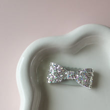 Afbeelding in Gallery-weergave laden, Cato losse strikjes Klaar voor Kerst (medium voor dun haar)
