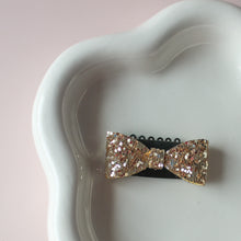 Afbeelding in Gallery-weergave laden, Cato losse strikjes Klaar voor Kerst (medium voor dun haar)
