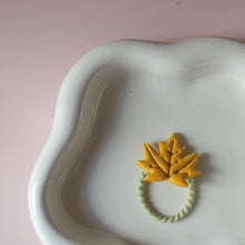 Afbeelding in Gallery-weergave laden, Haarelastiekje herfstblad oker small
